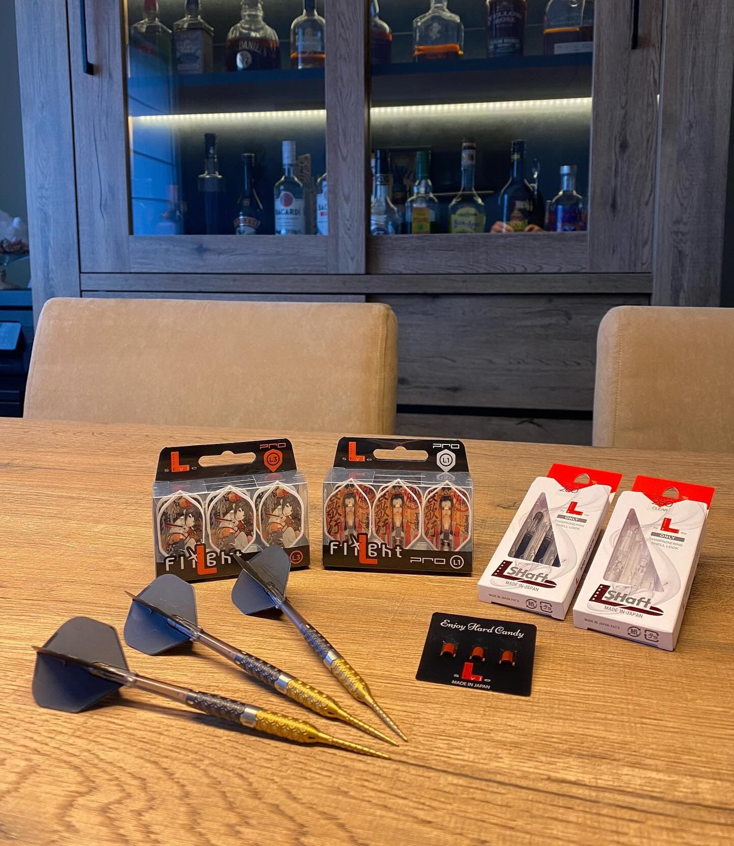Nice delivery, had a few nice japanese L-style flights made at dartshopper and immediately took the new 360 shafts as a test, plays very smooth 👌#dartshopper #darts #custom #lstyle #flights #madeinjapan #targetdarts