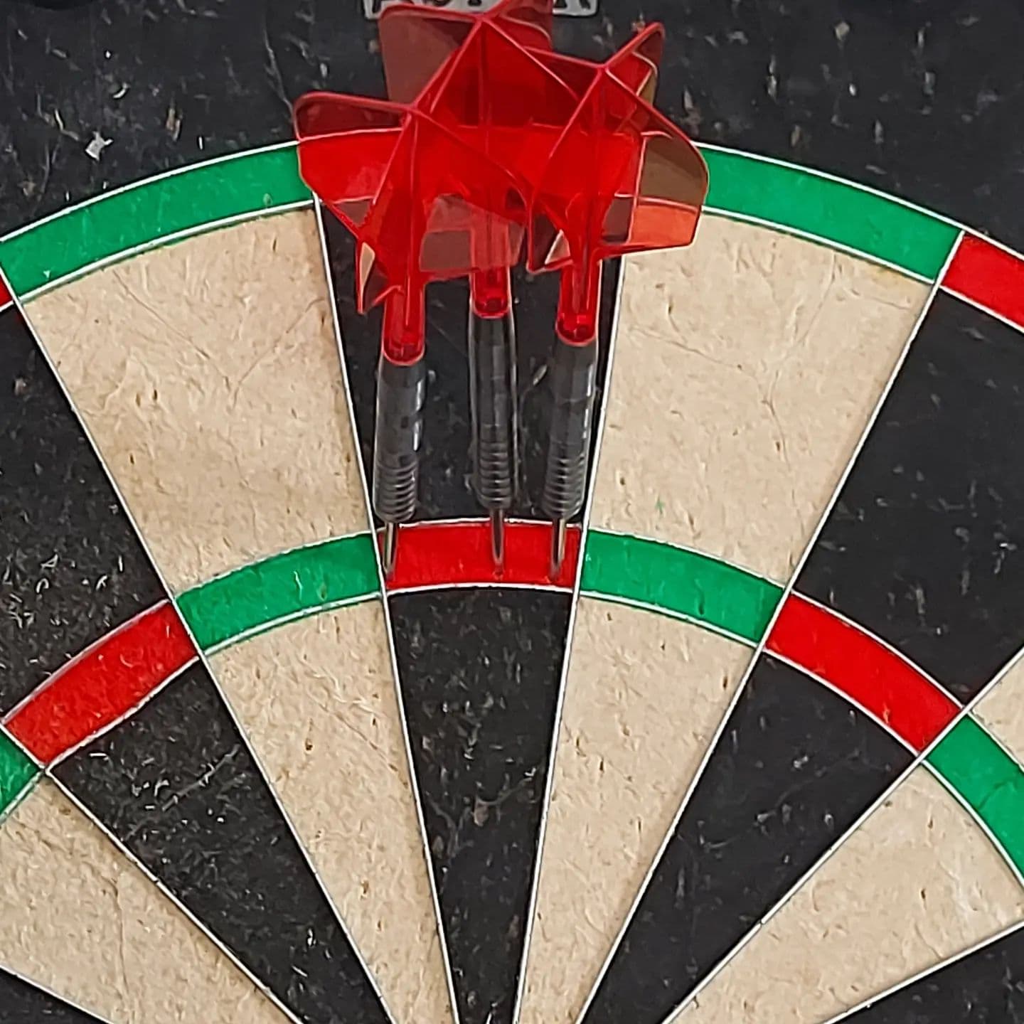 Heute stelle ich mein neues Zubehör für meine Darts vor. Das sind die Target K-Flex Flight-Systeme in Rot. dartshopper #dartshopper