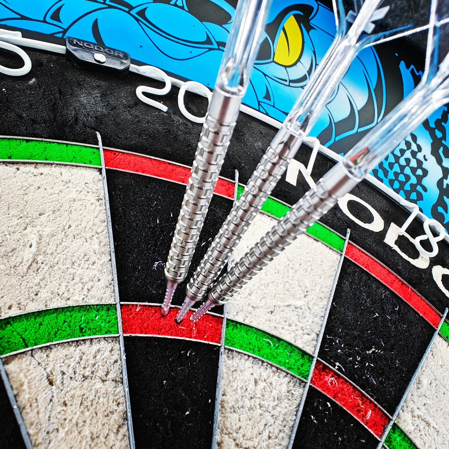 MISSION REBUS M3 90%

#mission #missiondarts #darts #180 #dartshopper #dartsporn #dartscommunity #instadarts #tungsten