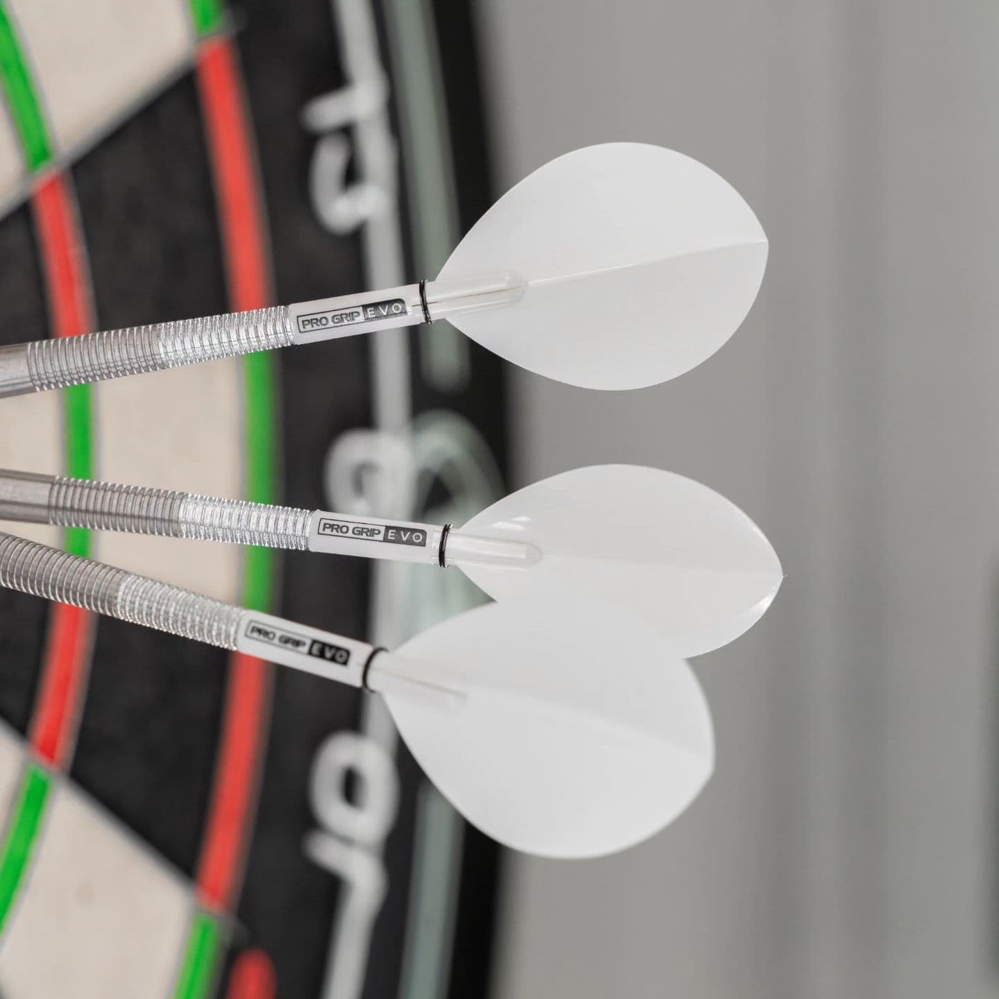 dartshopper Poly Pear Flights | White