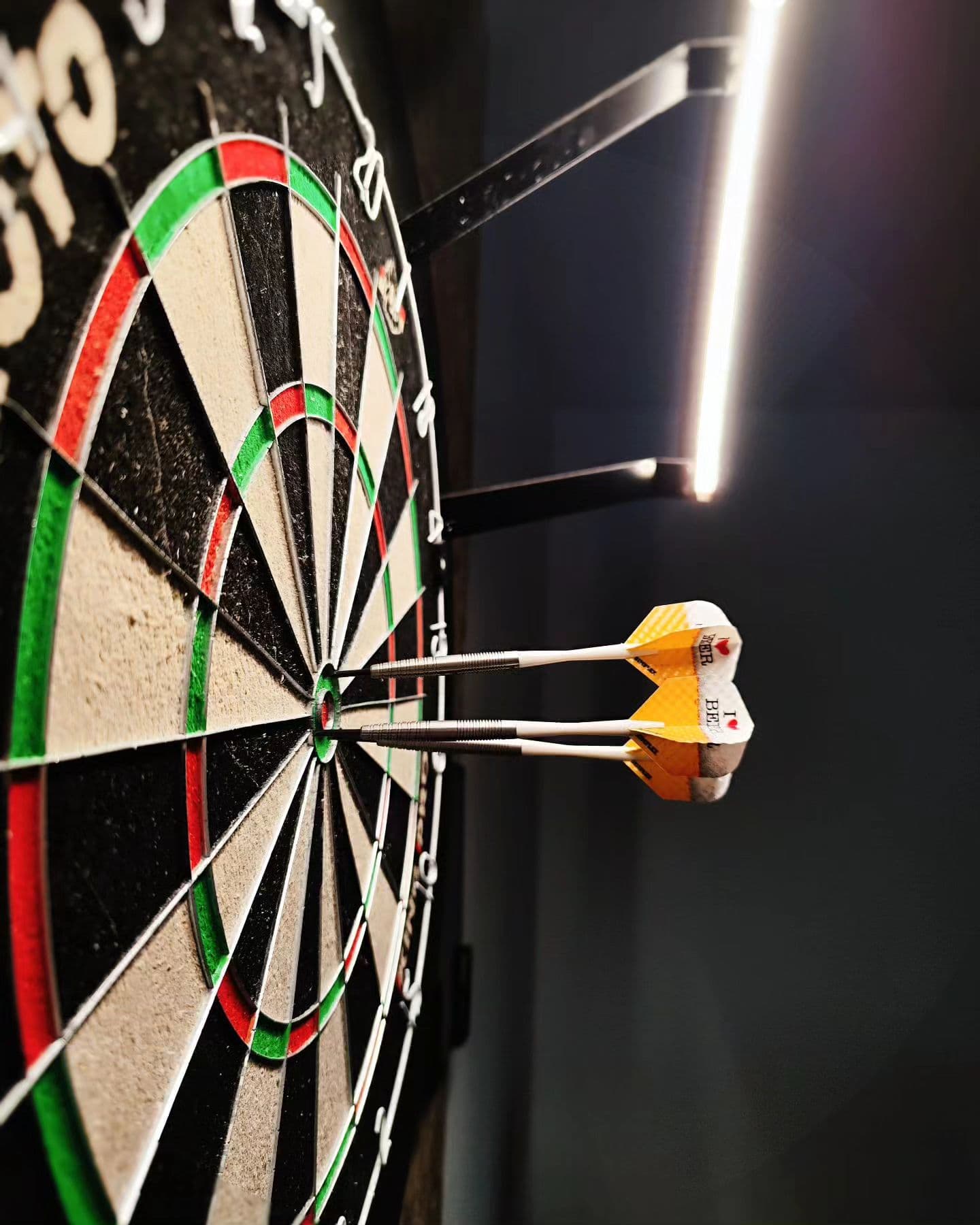 New dart eq for 2024! 🎯 
Thanks dartshopper Santa ✌️

#DartShopper #Harrows