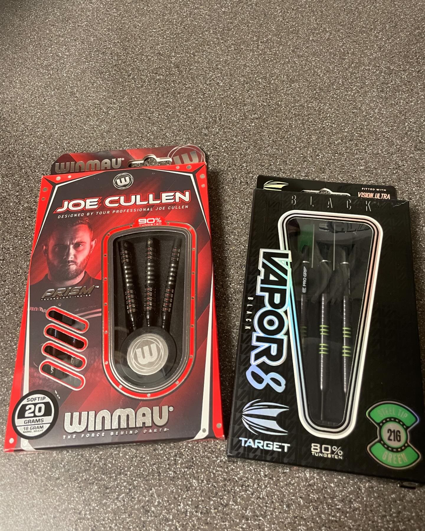 Jaaaa, ich habe es mal wieder getan🙈😅

Immerhin brauche ich für ein bevorstehendes Turnier auch die perfekte Ausrüstung ☝️

Danke an dartshopper 👌

#steeldarts #softdarts #joecullen #winmau #target #koto #lstyle #cuesoul #dartscommunity #dartsdeutschland #instadarts #versengold