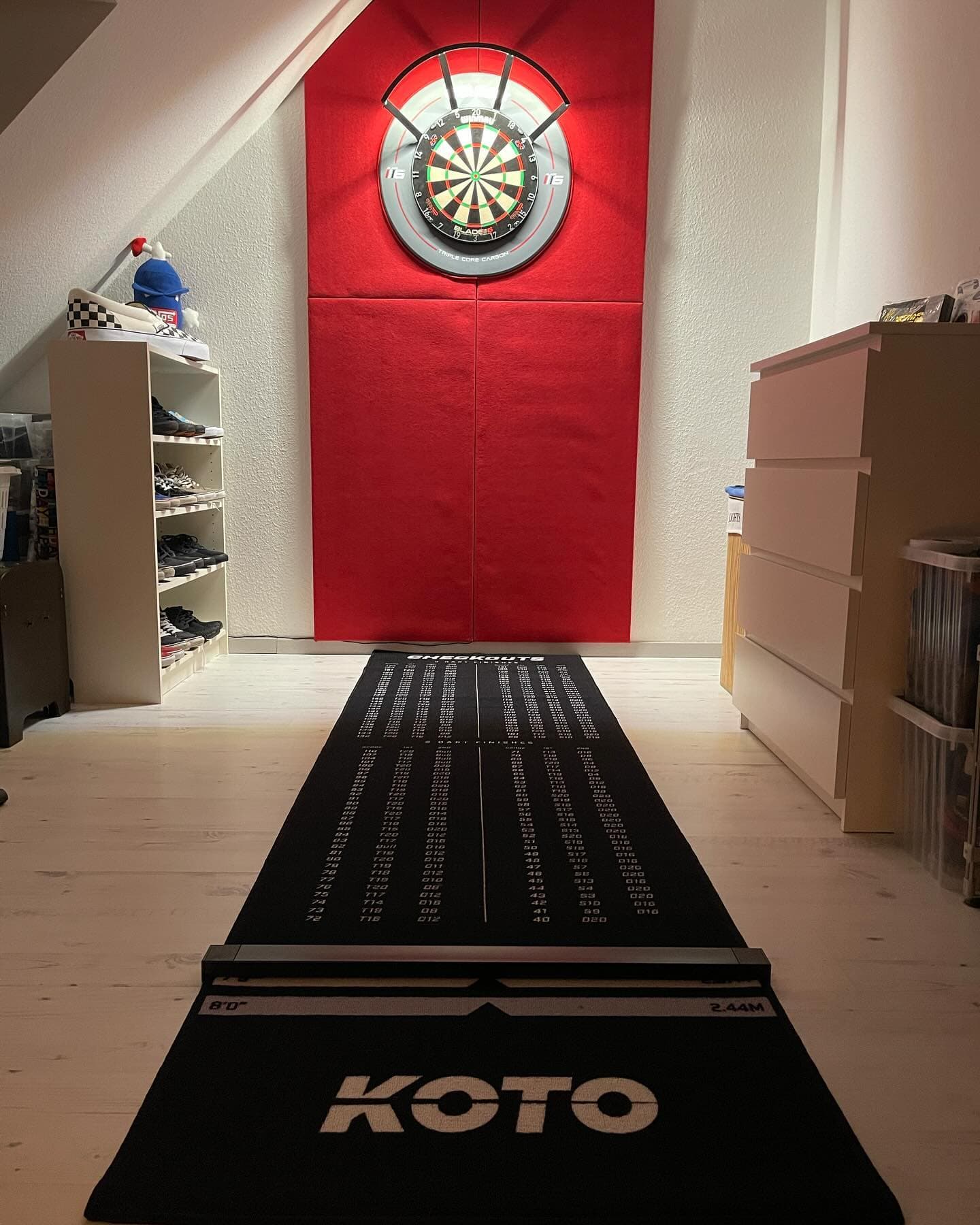 Die letzte WM hat mich so heiß gemacht dass ich sofort bei dartshopper bestellt habe. #dart #dartwm#dartshopper #winmaublade6triplecorecarbon #winmaucatchring #winmaupolaris #kotodartmatte alles bei dartshopper.de bestellt und würde mich freuen zu gewinnen 🏁✌️