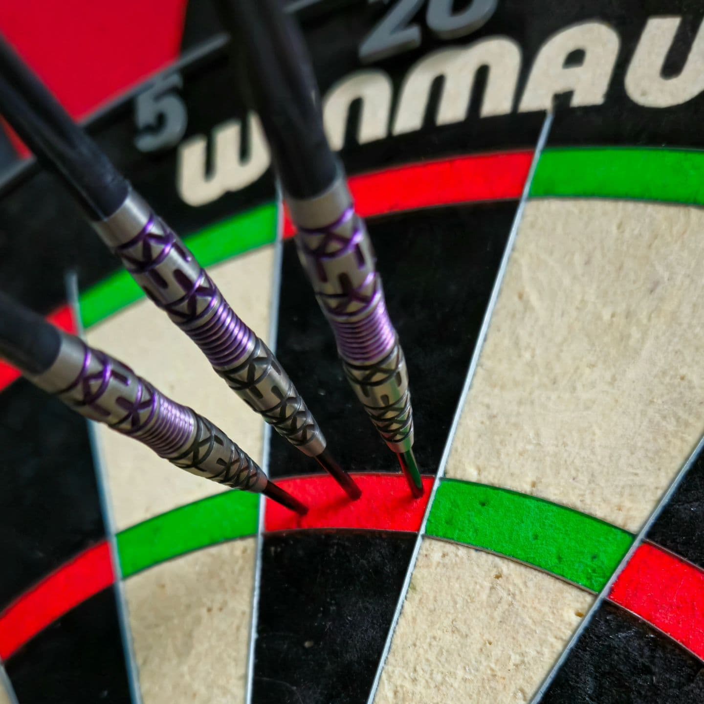 #dart #dartshopper #darts #lovethedarts #pdc #winmau #target #dartsgame #steeldarts #simonwhitlock