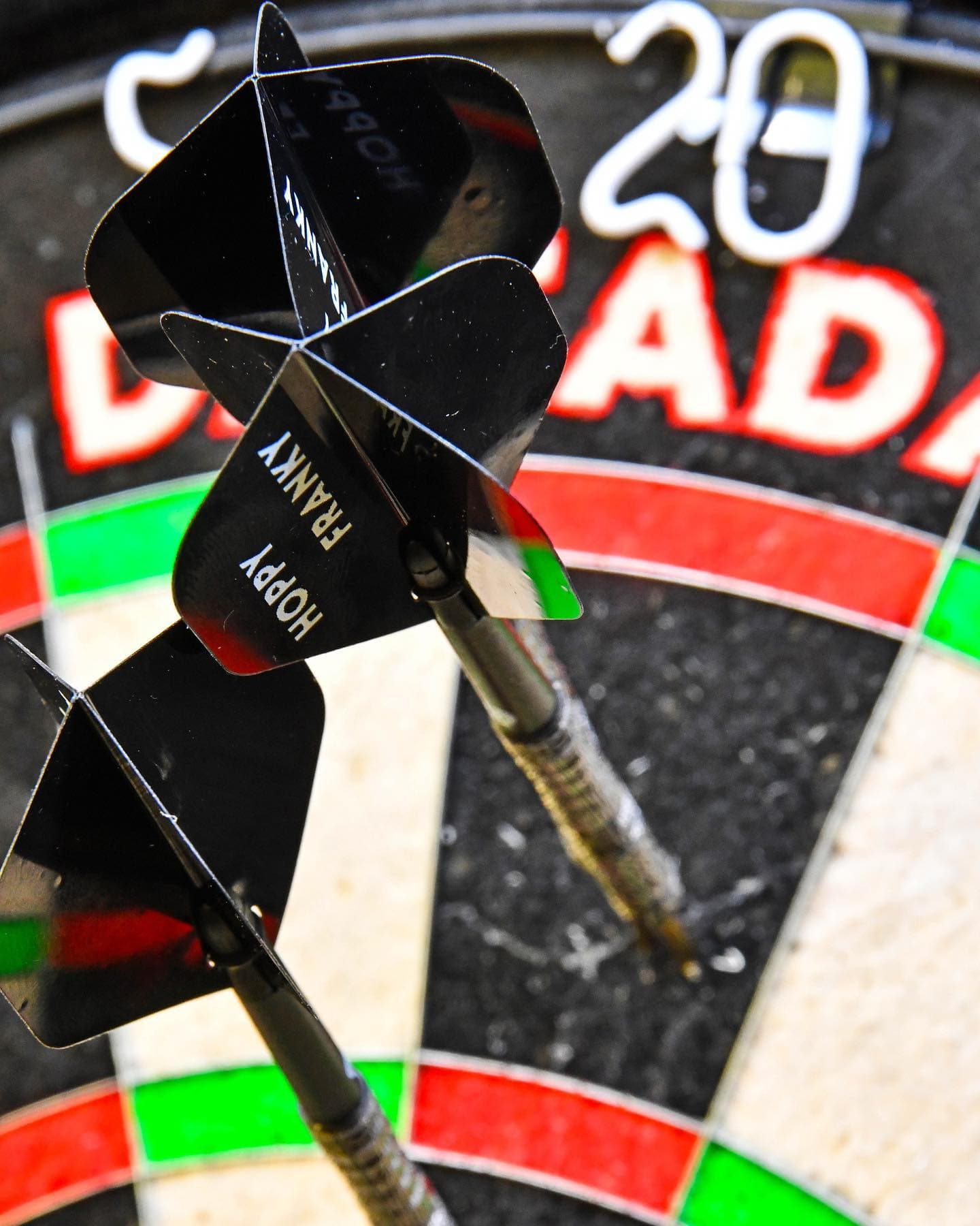 Having two hobbies… but it’s advisable not to combine them. 😜 #dartshopper #dartshoppernl #darts #shotdarts #datadart