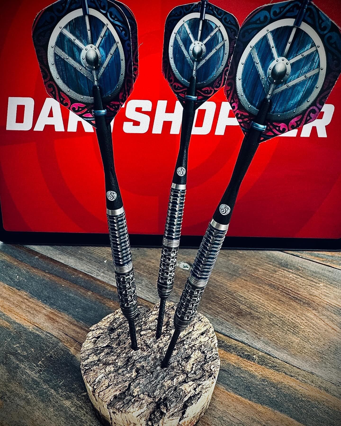 Magnifique #shotdarts vikings Raven acheté chez dartshopper  #dartshopper