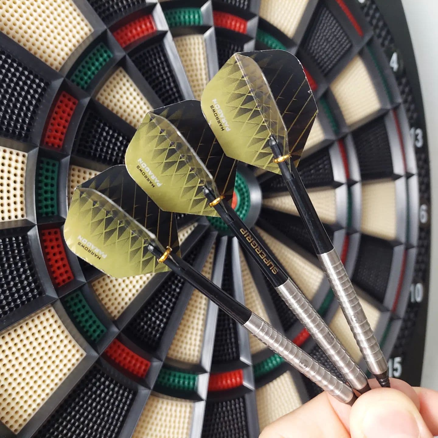 In free time, do you like black and gold? #dartshopper dartshopper #harrows harrowsdarts #koto #dart #oche #kingoftheoche #winmau