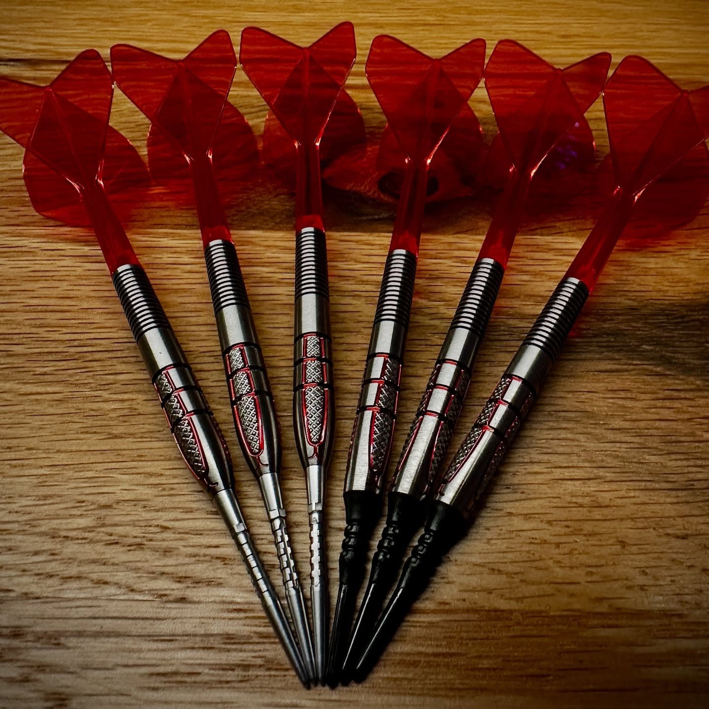 Nach vier Jahren ist es Zeit für einen Wechsel! Von den Winmau MvG Adrenalin geht’s jetzt zu den Target Nathan Aspinall G2 mit Swiss Point und K-Flex Shaft-Flight System.

Früher habe ich meine Darts noch nach Optik und Spieler gewählt – diesmal stand das perfekte Gefühl im Fokus. Nach ausgiebigem Testen habe ich die optimale Kombination aus Form, Balance und Gewicht für mein Spiel gefunden. Mal sehen, was mit den neuen Pfeilen möglich ist! 🎯🔥

#Darts #Dartwechsel #Target #TargetDarts #NathanAspinall #Aspinall #TheAsp #SwissPoint #KFlex #Winmau #MvG #vanGerwen #MichaelvanGerwen #MvGAdrenalin #Dartpfeile #GameOn #Bullseye #DartPlayer #180 #DartLife #DartLove #Dartshopper dartshopper targetdarts asp180